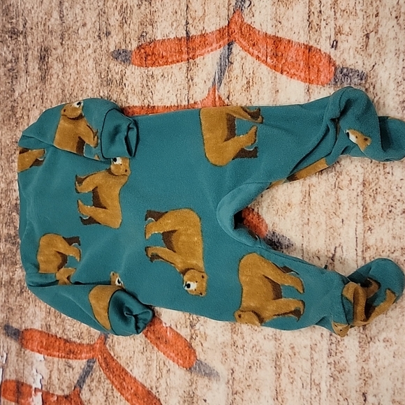 Carters pajamas - Picture 3 of 3